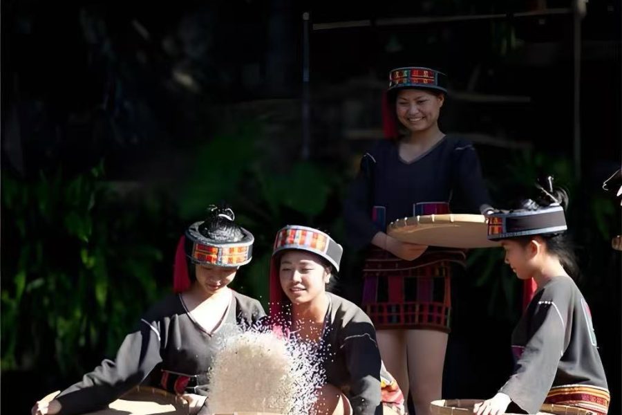 Hainan Binglanggu Local Li & Miao Minority Culture Park Day Tour & Travel Guide