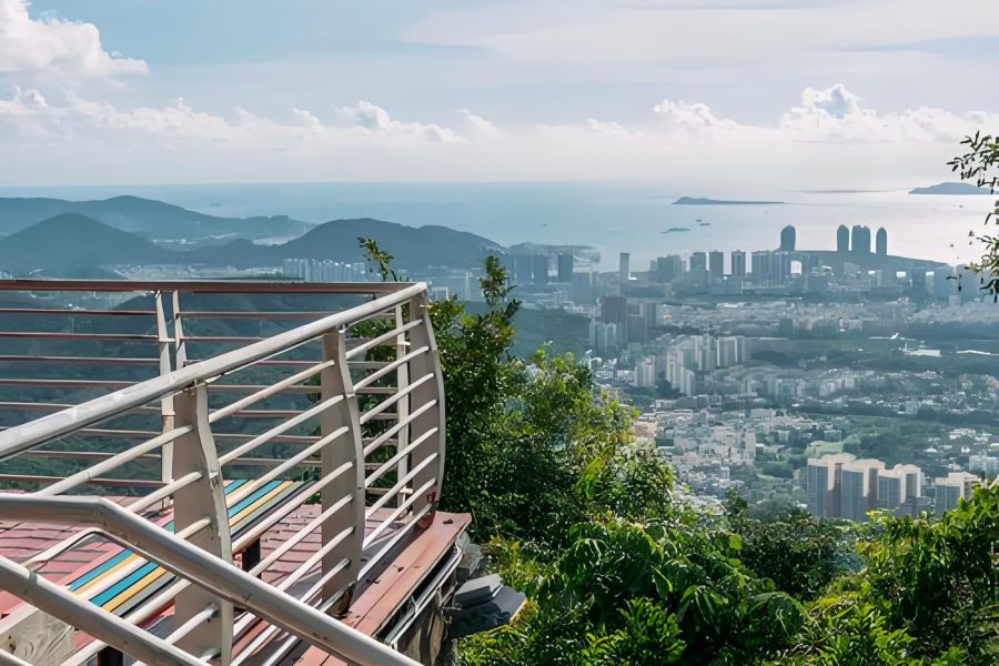 Day Tour in Sanya: Binglanggu Local Li & Miao Minority Culture Park & Phoenix Hill Park