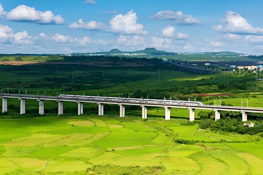 Train Journey around Hainan Island by Loop Train