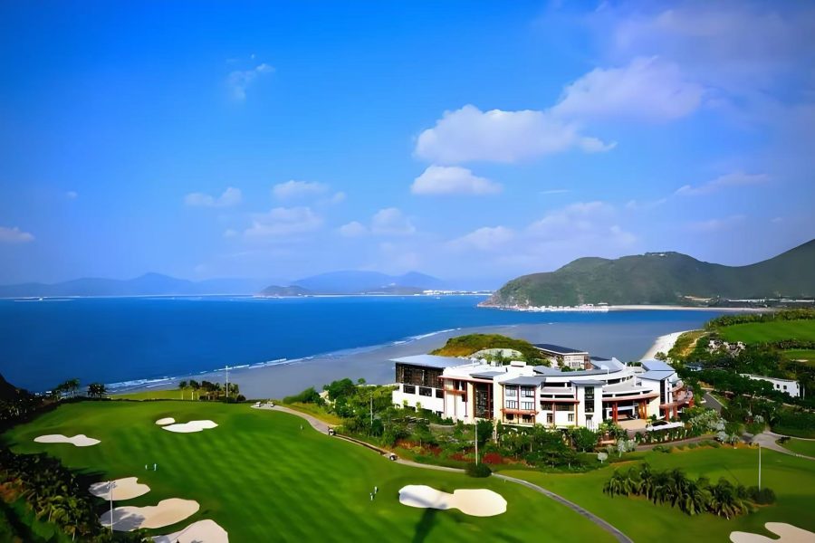 Discover Your Ideal Sanya Golfing Package: Play and Relax in Style
