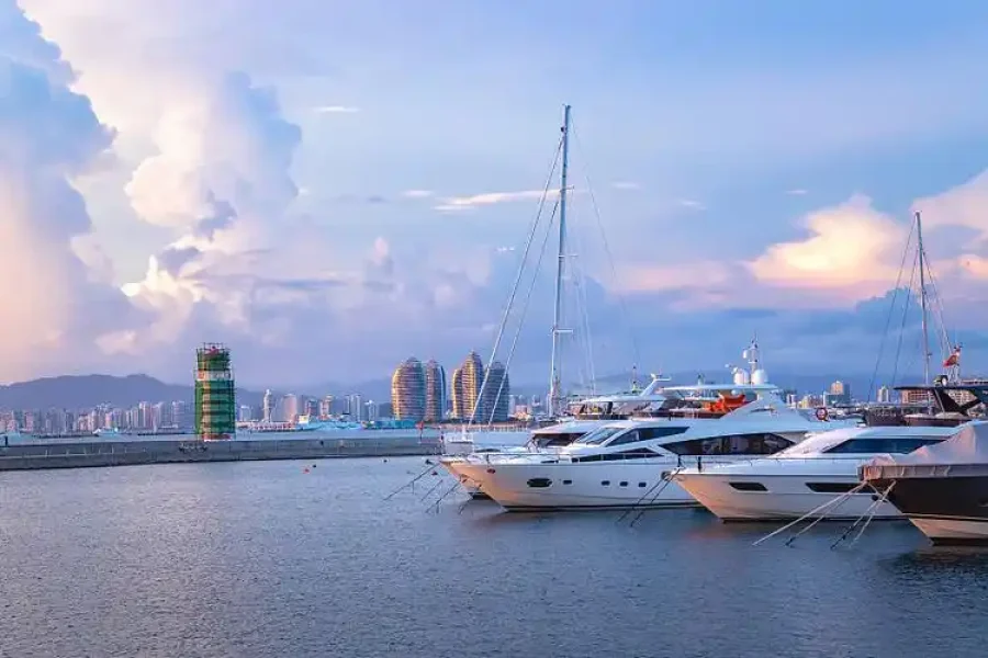 Sanya Speed Boat Sailing Package for 27 Passengers