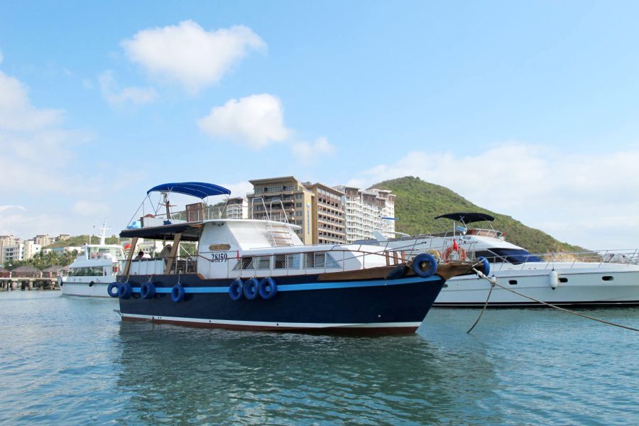 Sanya Hainan Monohull Sailboat Rental Package