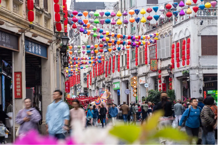 Travel Through Time with 70 Years of Hainan CNY Photos