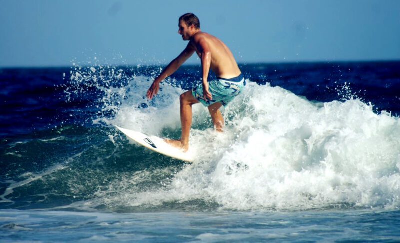 riyue bay surfing